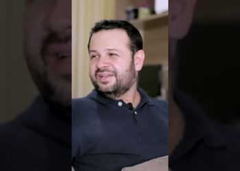 Por que tem o sigilo na dublagem? #shorts