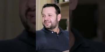 Por que tem o sigilo na dublagem? #shorts