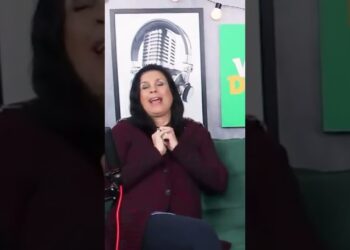 DUBLADORA FICAVA NO CHÃO DO ESTÚDIO