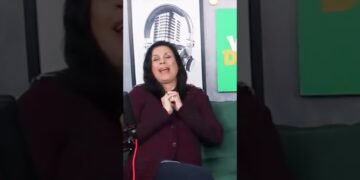 DUBLADORA FICAVA NO CHÃO DO ESTÚDIO