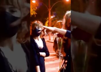 Taryn foi homenageada no Dia do Dublador, relembre