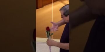 Júlio Chaves foi homenageado no Dia do Dublador, relembre