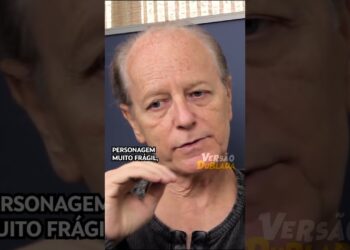 O nível de qualidade do dublador do coringa é insano!