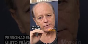 O nível de qualidade do dublador do coringa é insano!